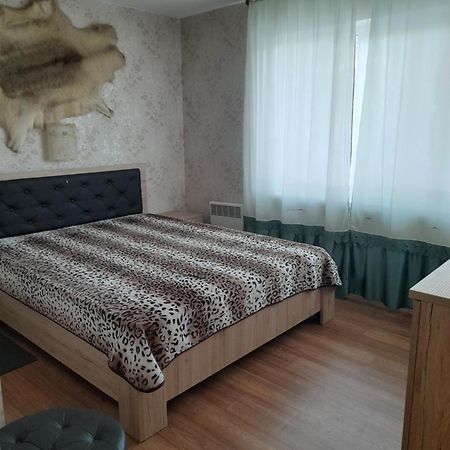 Viesu Maja "Osmany" Hotel Dvarci Eksteriør billede